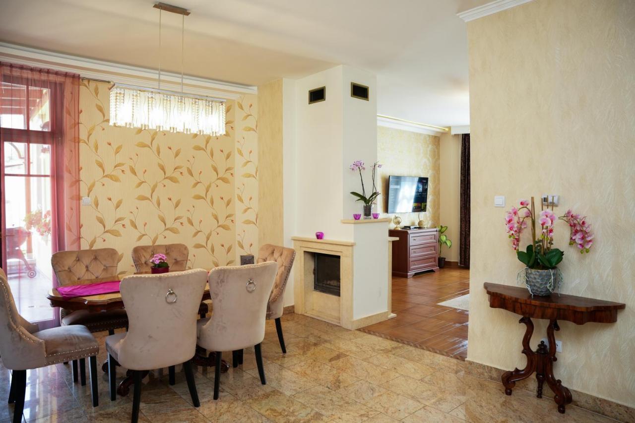 Varkert Deluxe Apartmanhaz Miskolc Exterior photo
