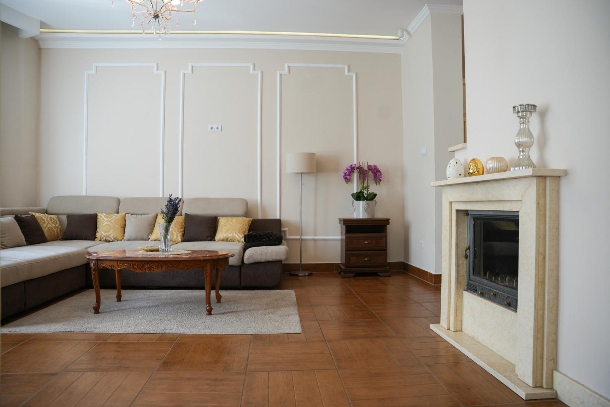 Varkert Deluxe Apartmanhaz Miskolc Exterior photo