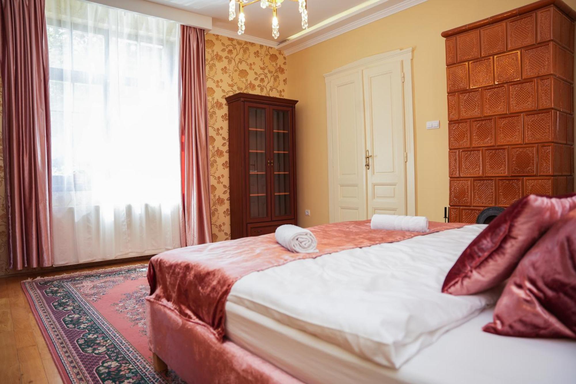 Varkert Deluxe Apartmanhaz Miskolc Exterior photo